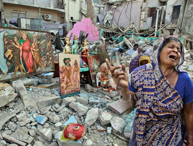 पाकिस्तान कराची मे 150 साल पुराने मरी माता मंदिर को तोड़ा गया