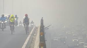Delhi Pollution : 450 से ज्यादा AQI के चलते दिल्ली में सास लेना हुआ मुश्किल