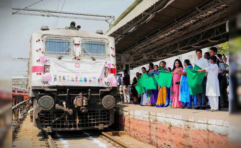 भोपाल, 8 मार्च 2025: भोपाल रेलवे मंडल ने महिलाओं के सम्मान और समर्पण को उजागर करने के लिए उठाया प्रेरणादायक कदम
