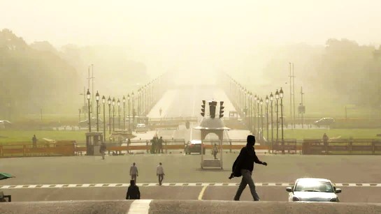 Delhi Dust Storm: राजस्थान-हरियाणा से उठे रेत के बवंडर ने दिल्ली को किया धूल-धूसर – जानिए क्या है वजह